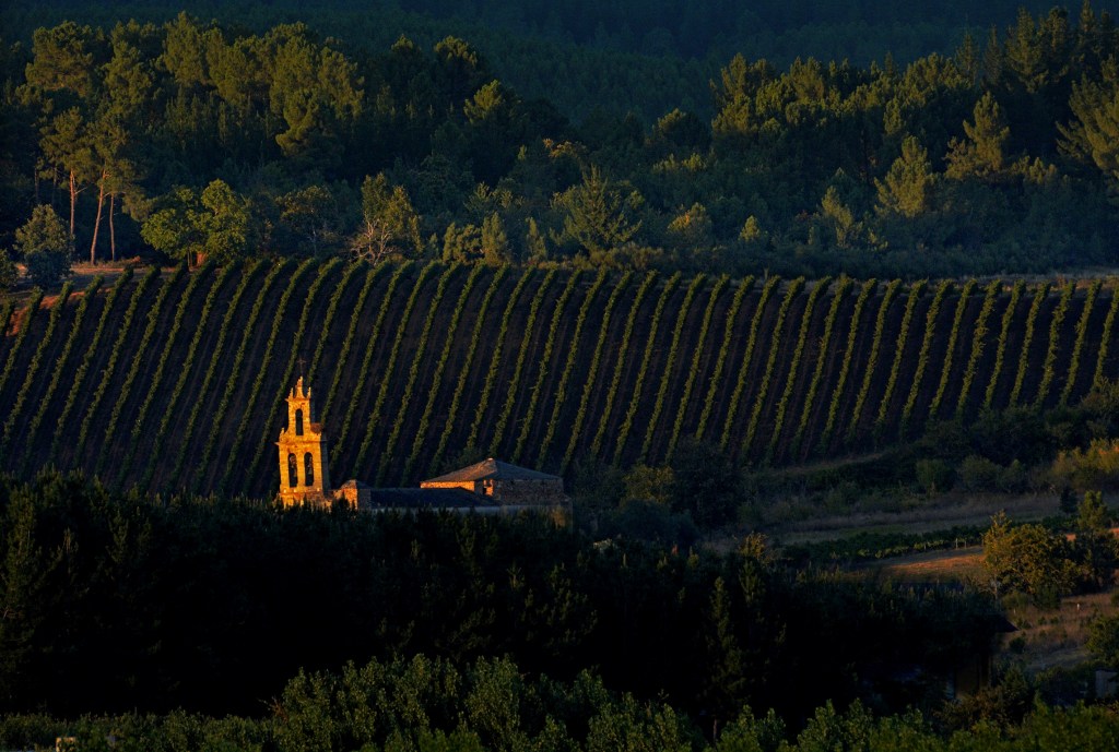 La Iglesia de la Asunción en Arganza, El Bierzo, León, Castilla y León, España.