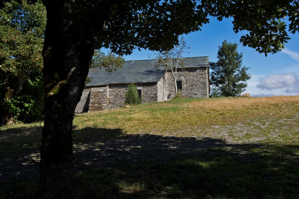 Iglesia de Santa María La Real en O Cebreiro, Piedrafita do Cebreiro, Los Ancares, Lugo, Galicia, España.