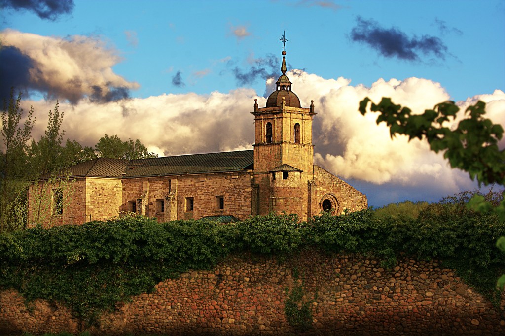 Monasterio de Santa María en Carracedo del Monasterio, Carracedelo, El Bierzo, León, Castilla y Leòn, España.