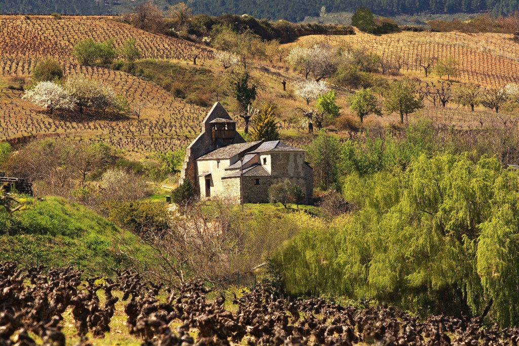 Iglesia de San Martín, Pieros, Cacabelos, El Bierzo, León, Castilla y León, España.