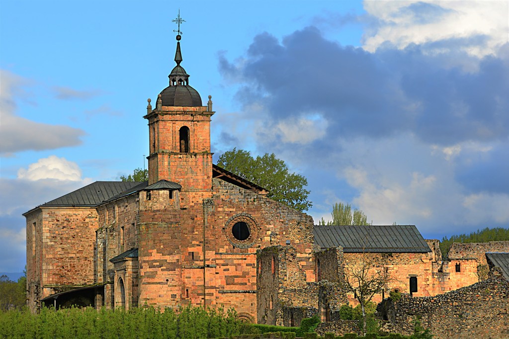 Monasterio de Santa María de Carracedo, Carracedelo, El Bierzo, León, Castilla y León, España.