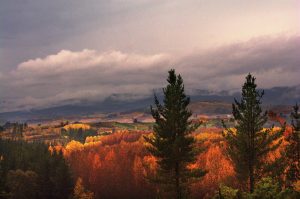 Vista de los alrededores de Castroventosa desde las inmediaciones de Arganza, El Bierzo, León, Castilla Y León, España.