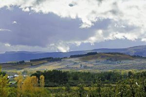 De nuevo otoño en el corazón del Bierzo, Castro Ventosa y su entorno visto desde Canedo, Arganza, El Bierzo, León, Castilla y León, España.