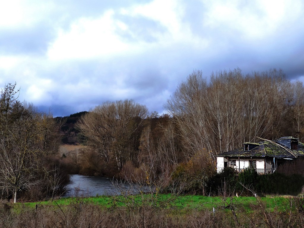 Inmediaciones de Cacabelos junto al río Cúa, El Bierzo, León, Castilla y León, España.