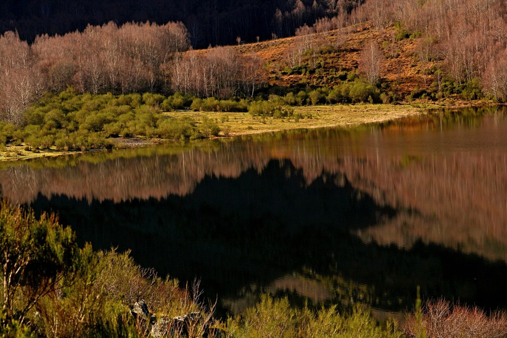 El Lago de la Baña, La Baña, Encinedo, La Cabrera, León, Castilla y León, España.