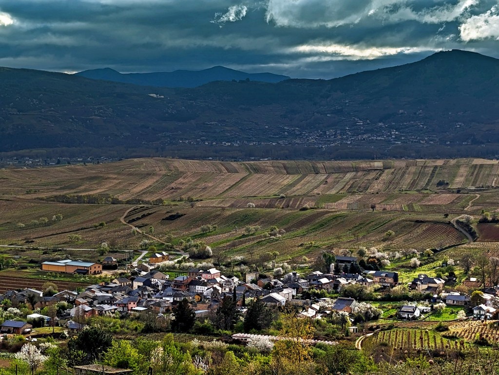 Valtuille de Abajo, Villafranca del Bierzo, El Bierzo, León, Castilla y León, España.