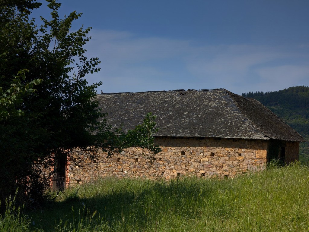 Arquitectura típica berciana en Finolledo, Cubillos del Sil, El Bierzo, León, Castilla y León, España.